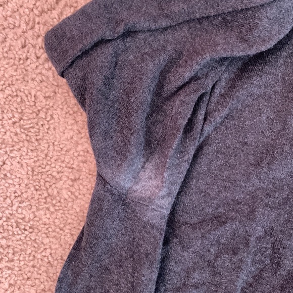 Old Navy Lightweight Sweater - Picture 4 of 4